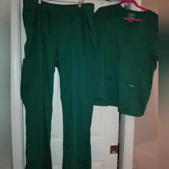 NWOT CHEROKEE REVOLUTION V NECK STRAIGHT LEG PULL ON CARGO SCRUBS SET - Picture 8 of 15